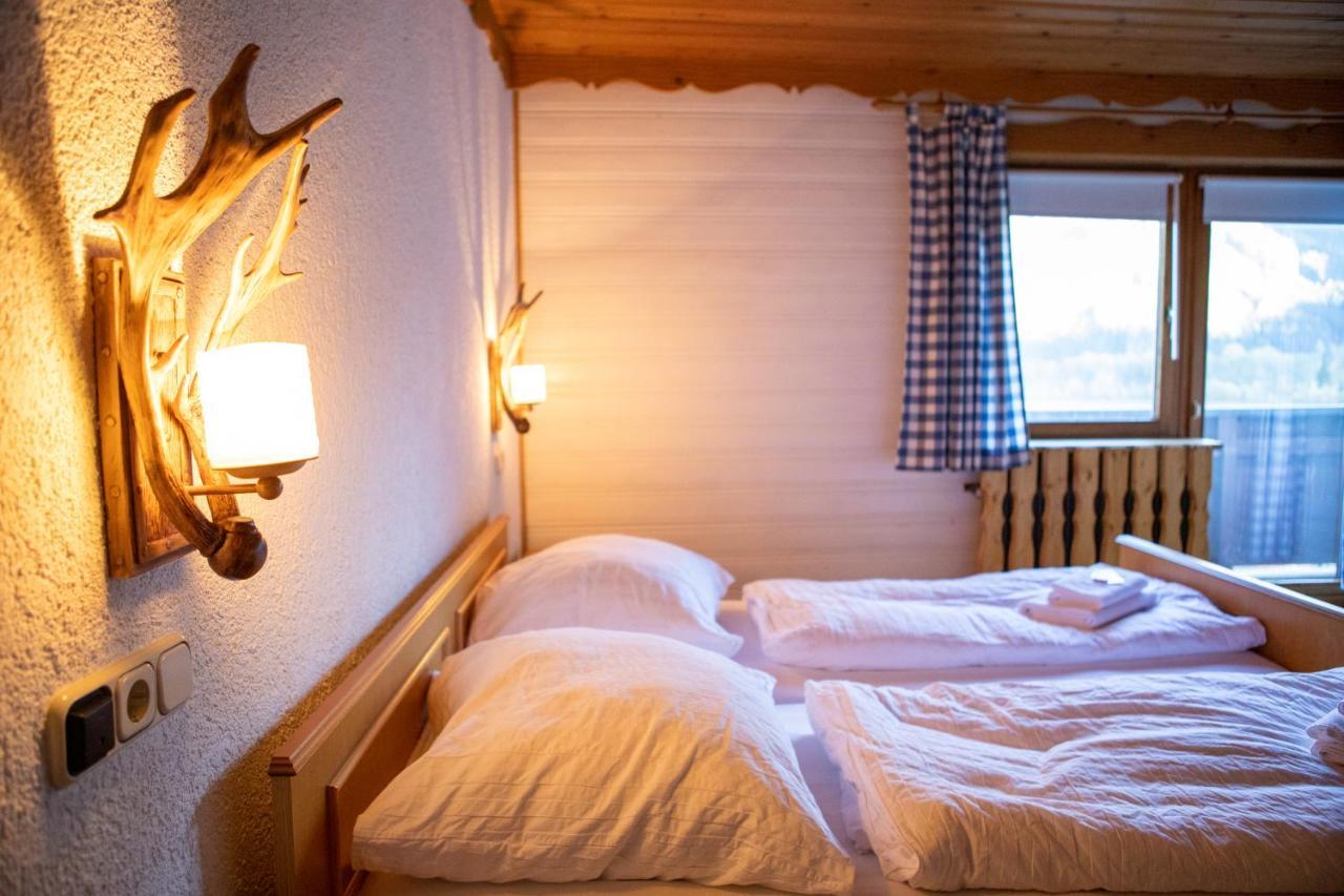 Hotel Wildrose Neukirchen am Grossvenediger Bagian luar foto