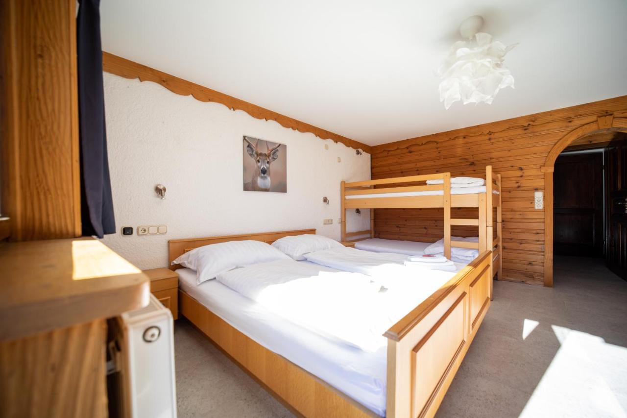 Hotel Wildrose Neukirchen am Grossvenediger Bagian luar foto
