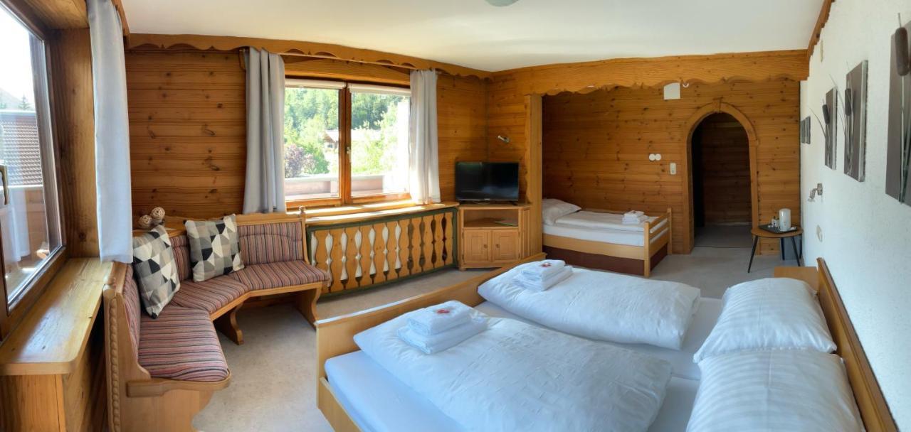 Hotel Wildrose Neukirchen am Grossvenediger Bagian luar foto
