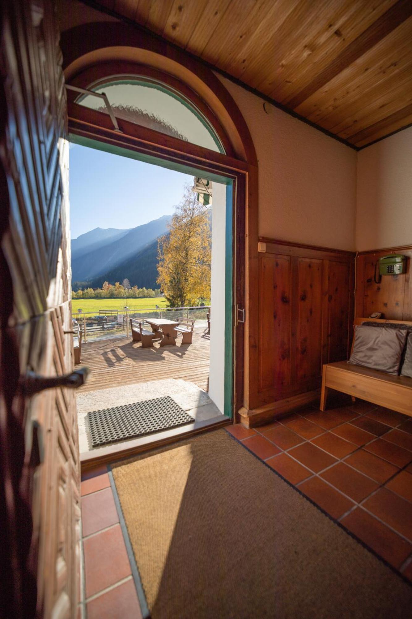 Hotel Wildrose Neukirchen am Grossvenediger Bagian luar foto