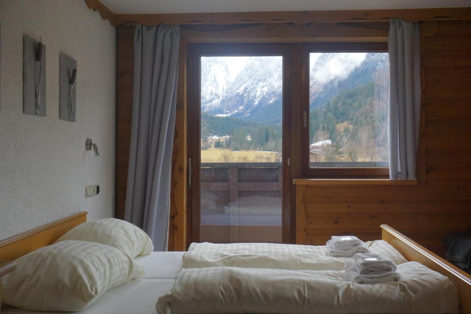Hotel Wildrose Neukirchen am Grossvenediger Bagian luar foto