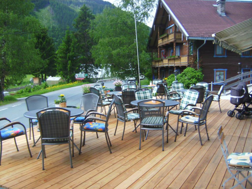 Hotel Wildrose Neukirchen am Grossvenediger Bagian luar foto